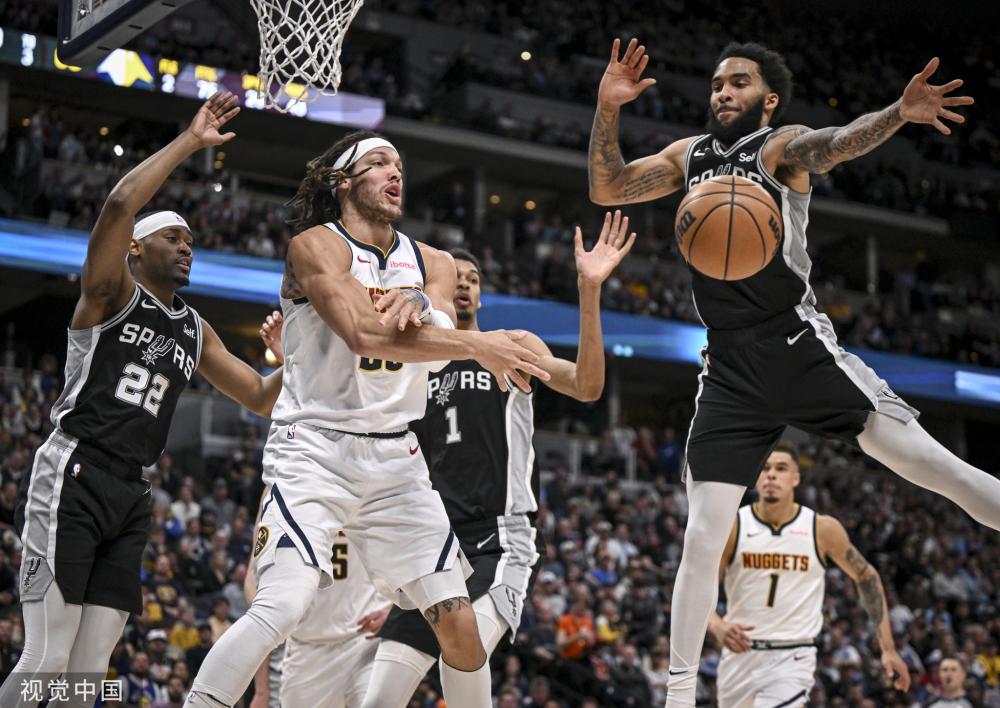 外引人注目 外引人注目