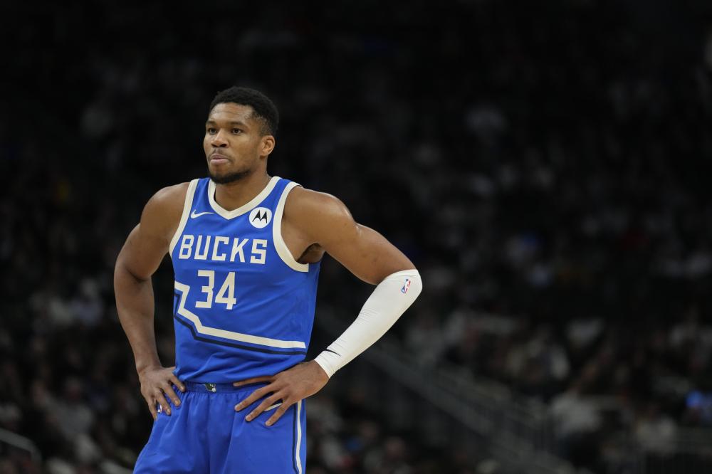 首场比赛中 首场比赛中